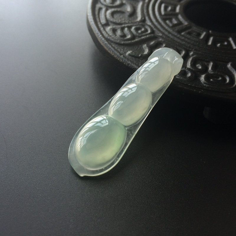缅甸淡绿翡翠福豆吊坠-红掌柜