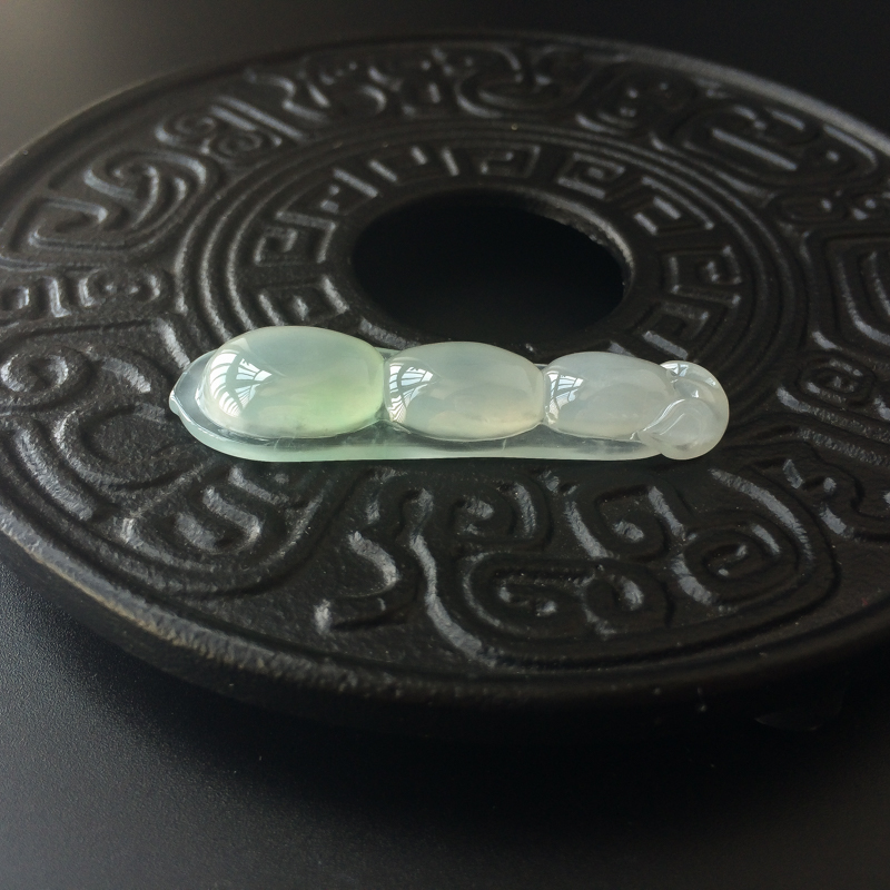 冰糯种翡翠福豆吊坠-红掌柜