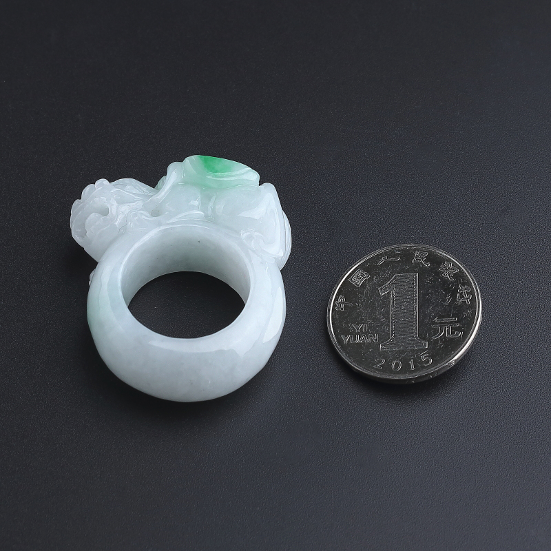 飘花翡翠扳指 - 红掌柜