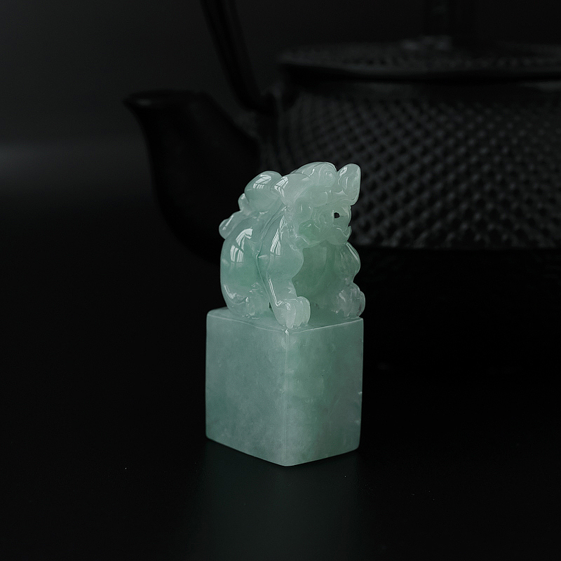 天然糯种浅绿翡翠貔貅印章-红掌柜