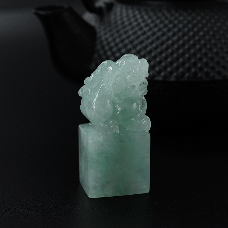 天然糯种浅绿翡翠貔貅印章-红掌柜