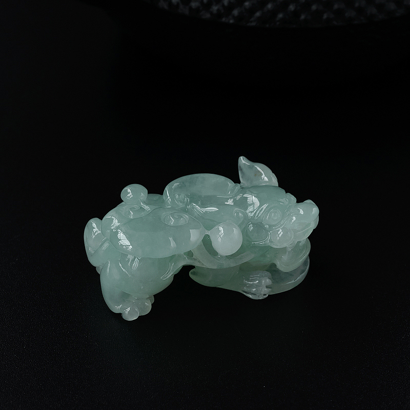 天然糯种淡绿翡翠貔貅吊坠-红掌柜