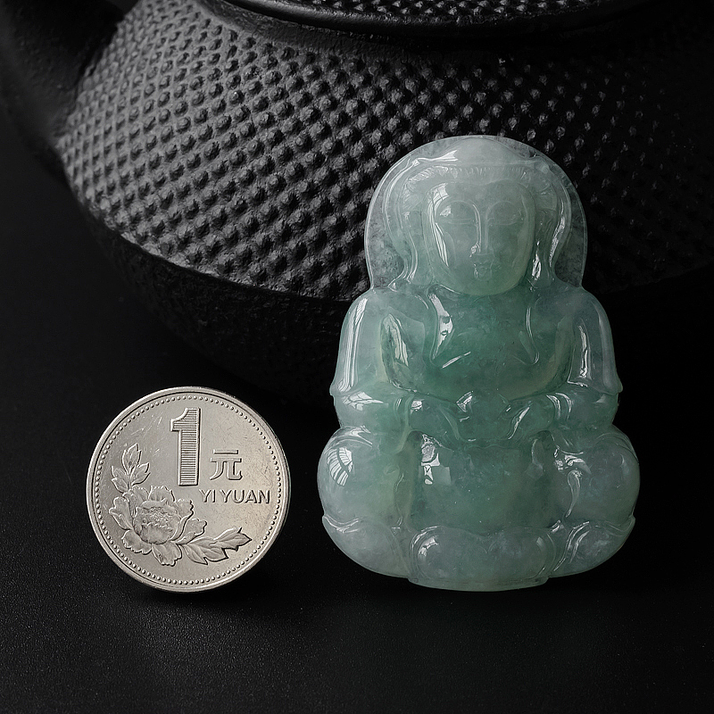 缅甸冰糯种浅绿翡翠吊坠-红掌柜