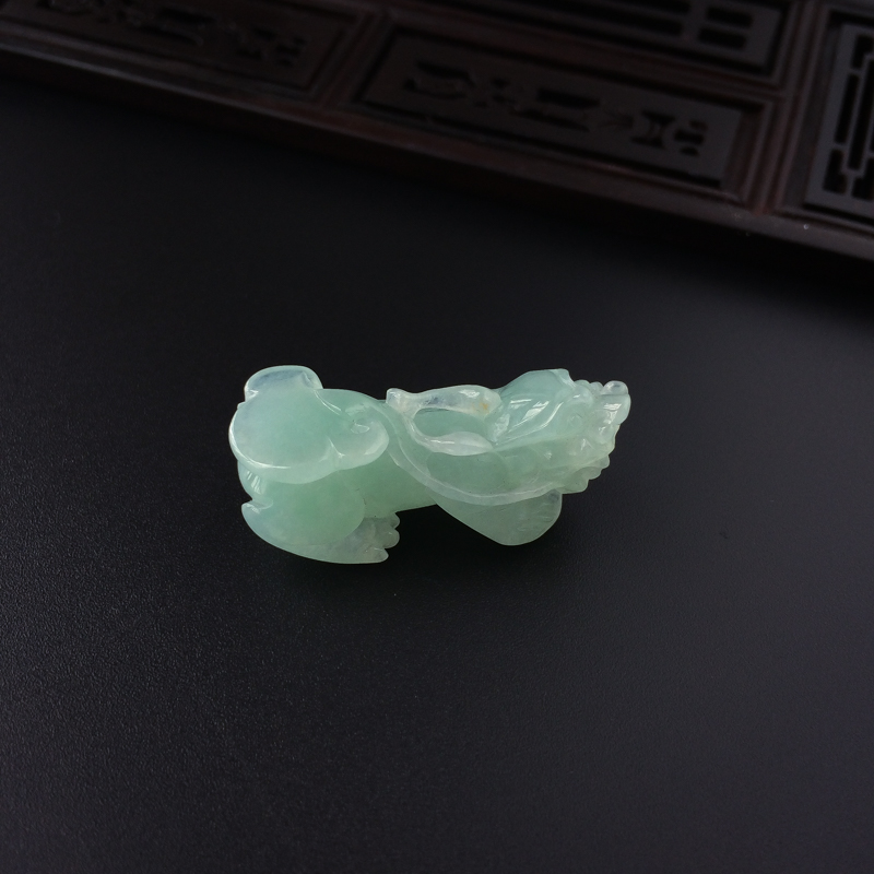 缅甸天然糯种浅绿翡翠吊坠-红掌柜