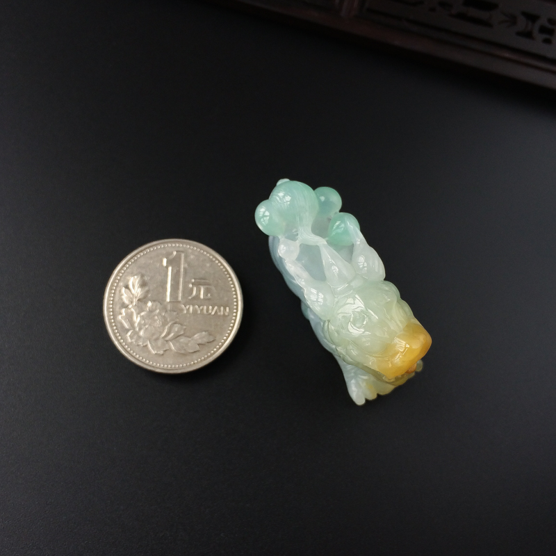 糯种浅绿飘黄翡翡翠貔貅吊坠-红掌柜