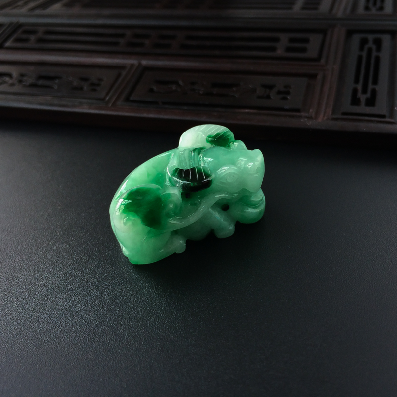 缅甸天然糯种飘绿翡翠吊坠-红掌柜