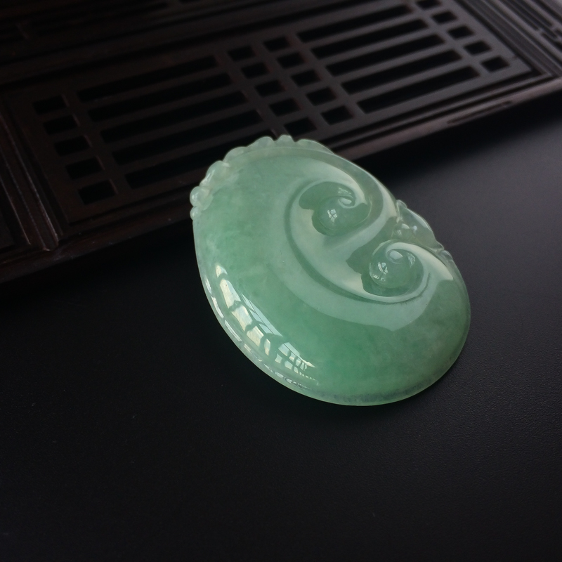 天然糯种浅绿翡翠如意吊坠 - 红掌柜
