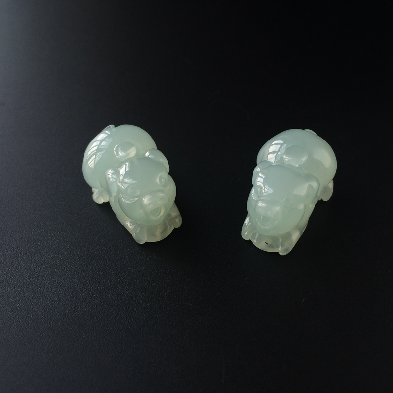 缅甸A货天然糯种翡翠小猪吊坠 - 红掌柜