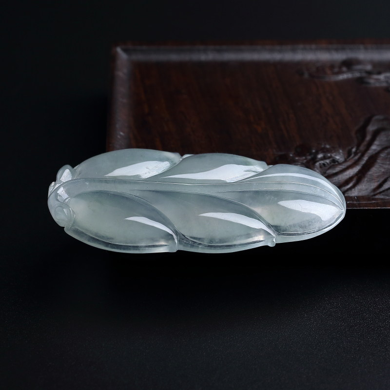 翡翠叶子吊坠-红掌柜