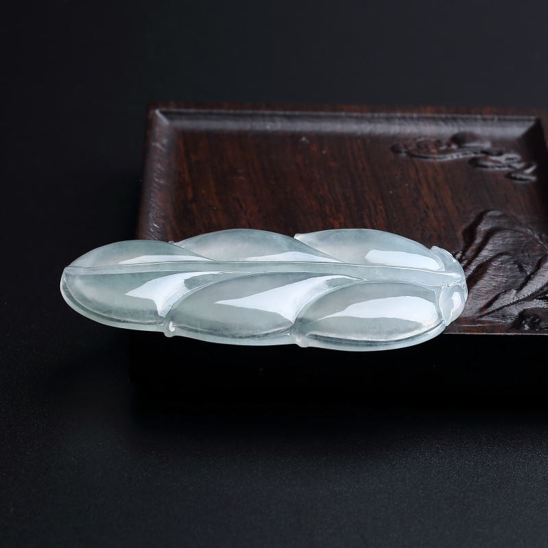 翡翠叶子吊坠-红掌柜