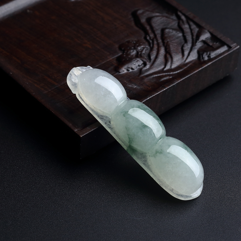 飘花翡翠福豆吊坠-红掌柜