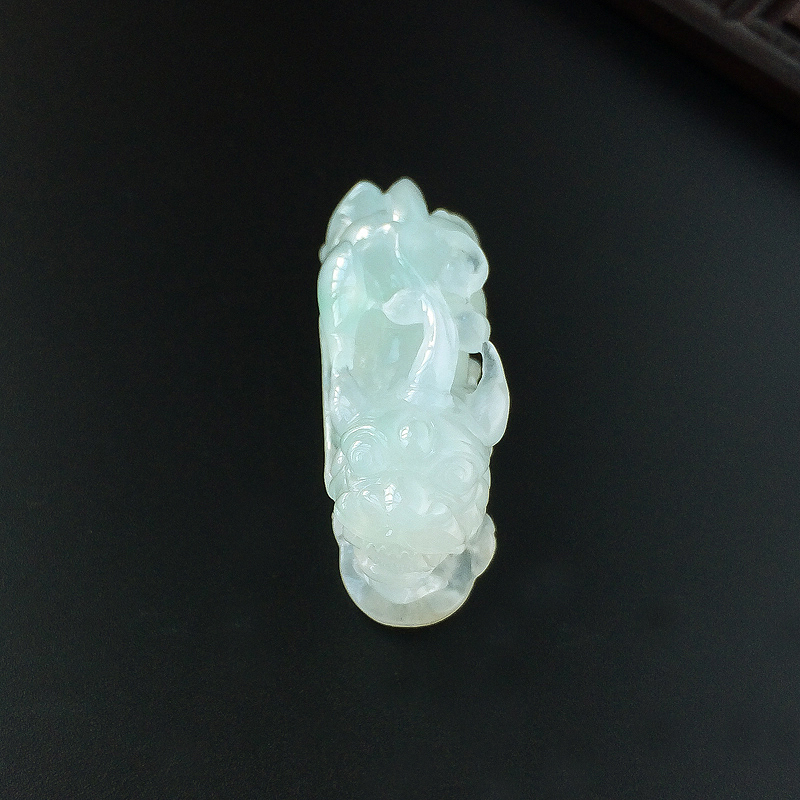 冰糯种淡绿翡翠貔貅吊坠-红掌柜