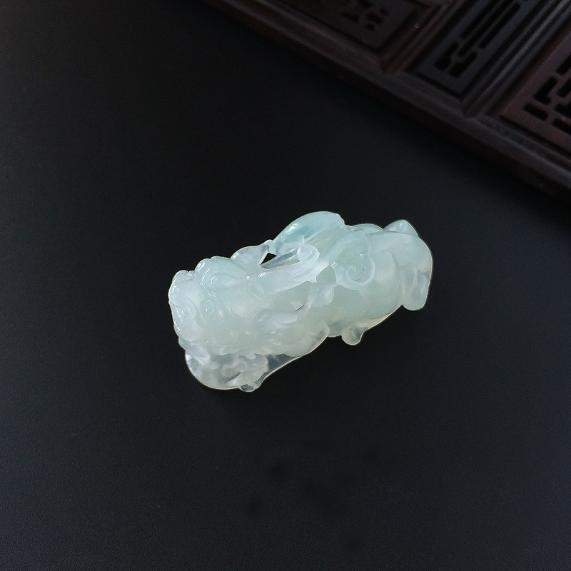 淡绿翡翠貔貅吊坠-红掌柜