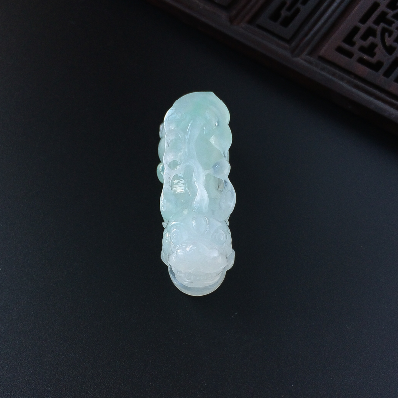 冰糯种淡绿翡翠貔貅吊坠-红掌柜
