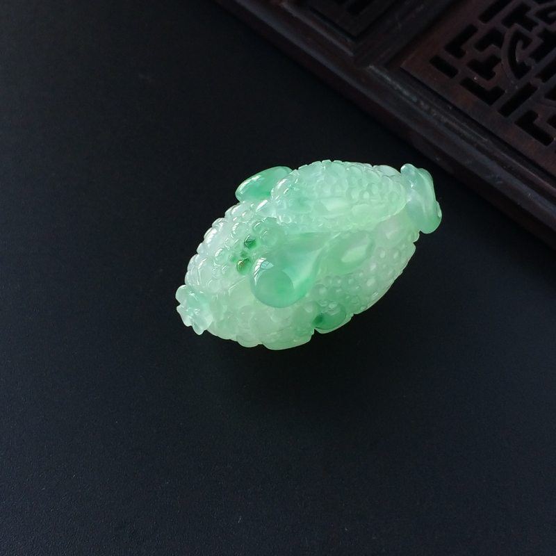 飘绿翡翠苦尽甘来吊坠-红掌柜