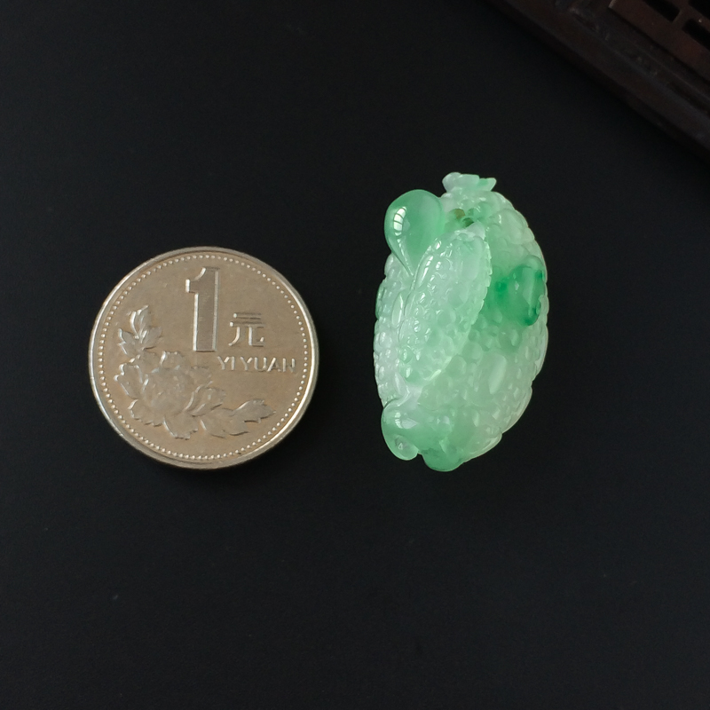 糯种翡翠吊坠-红掌柜