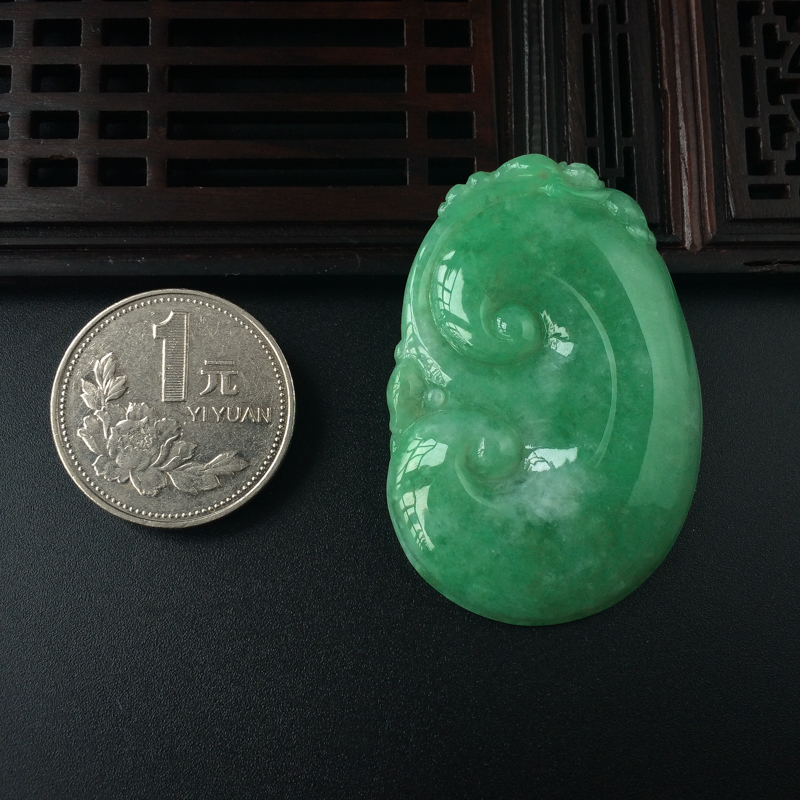 糯种豆绿翡翠如意吊坠-红掌柜