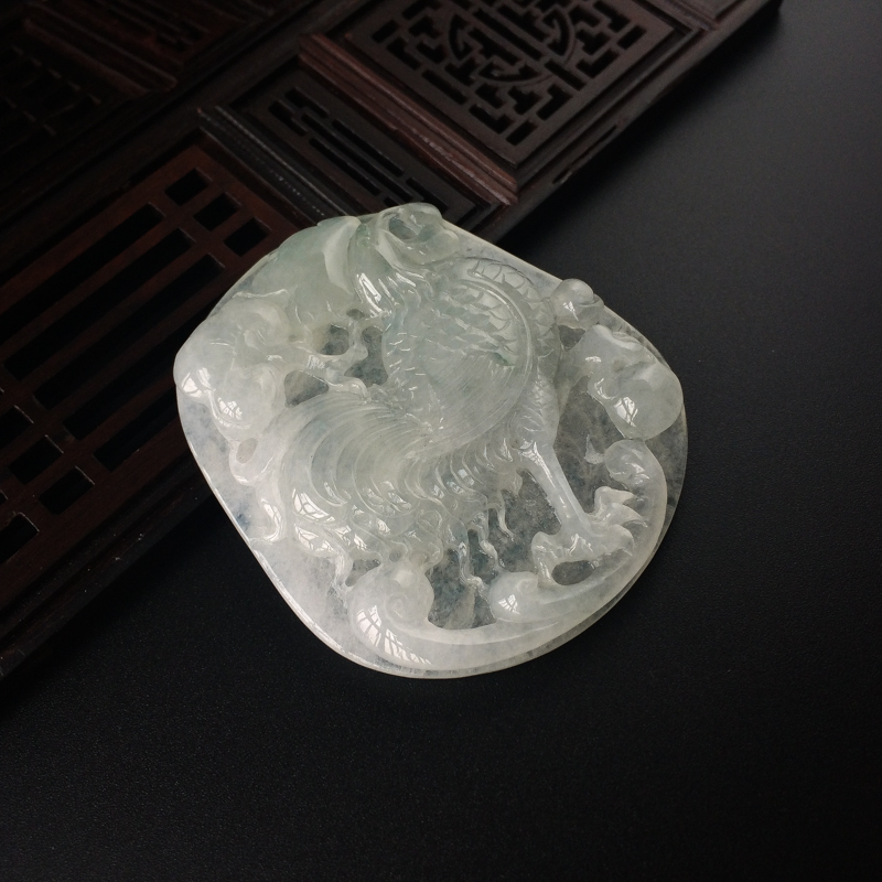 天然糯种淡绿翡翠鸡牌吊坠-红掌柜