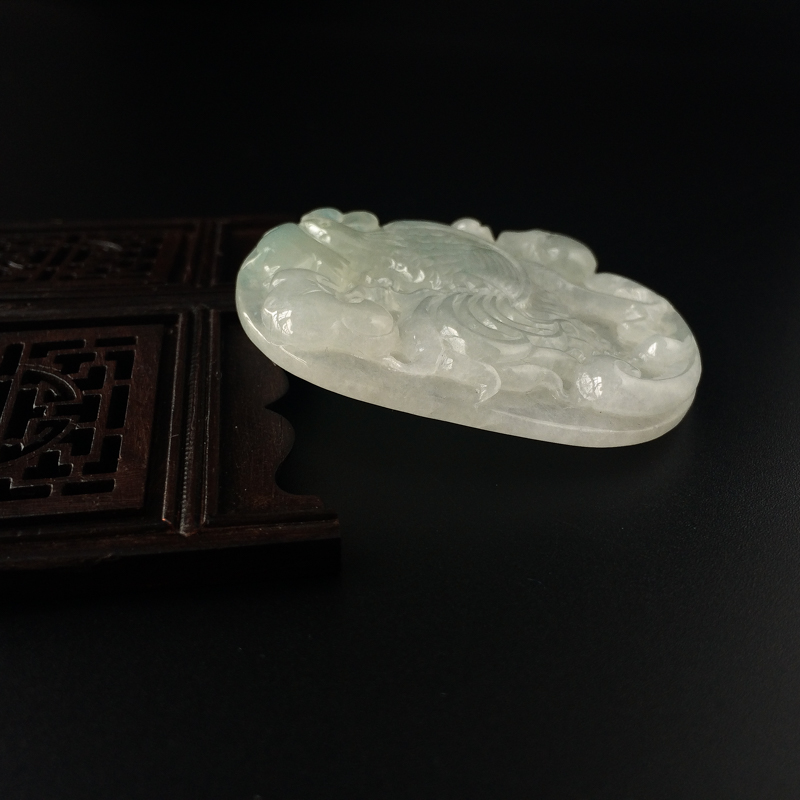 缅甸天然糯种淡绿翡翠吊坠-红掌柜