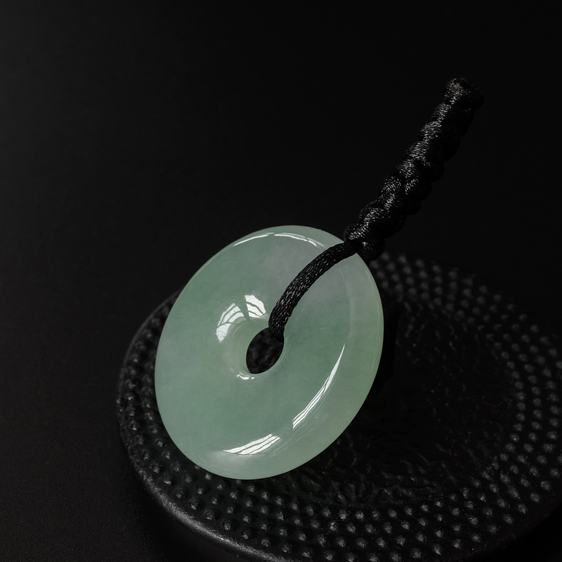 浅绿翡翠平安扣吊坠-红掌柜