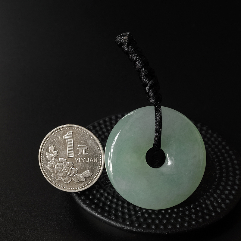 浅绿翡翠平安扣-红掌柜