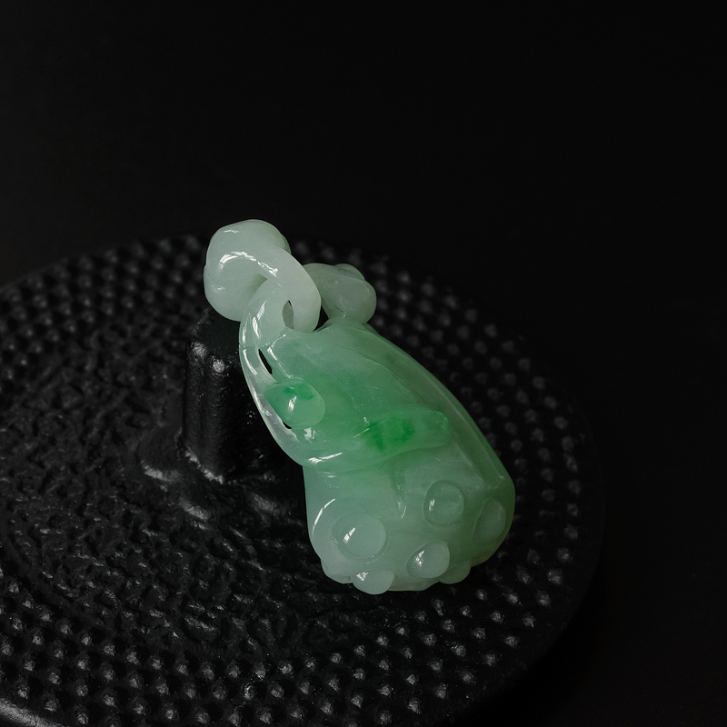 糯种翡翠莲子吊坠-红掌柜