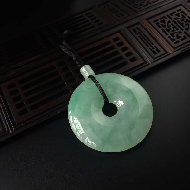 天然糯种飘绿翡翠平安扣吊坠-红掌柜