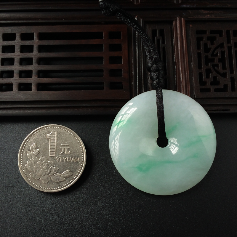 糯种飘绿翡翠平安扣吊坠-红掌柜