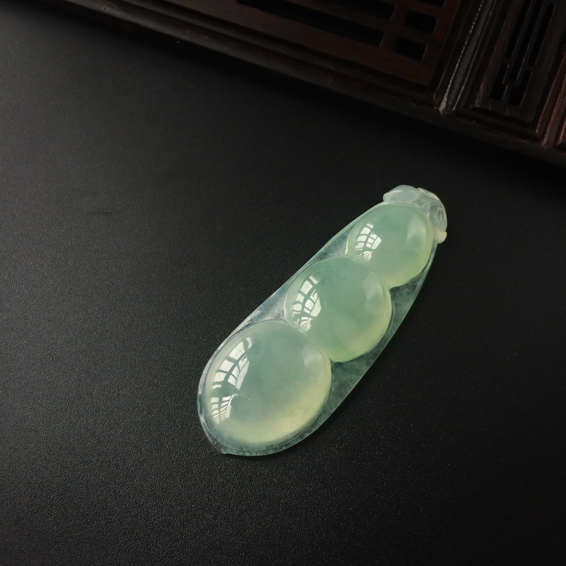 缅甸天然糯种翡翠四季豆吊坠-红掌柜