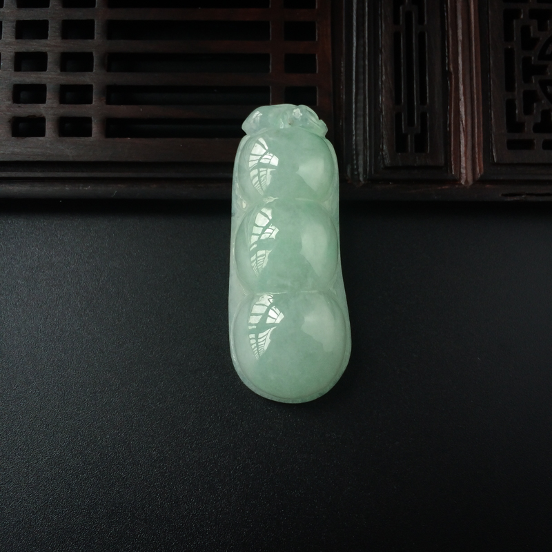 缅甸天然糯种淡绿翡翠四季豆吊坠-红掌柜
