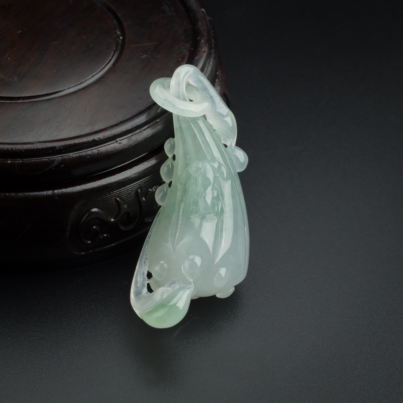 天然糯种浅绿翡翠连生贵子吊坠-红掌柜