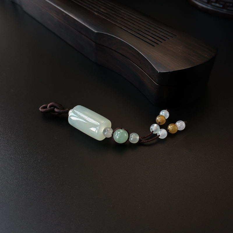 天然糯种浅绿翡翠路路通吊坠 - 红掌柜