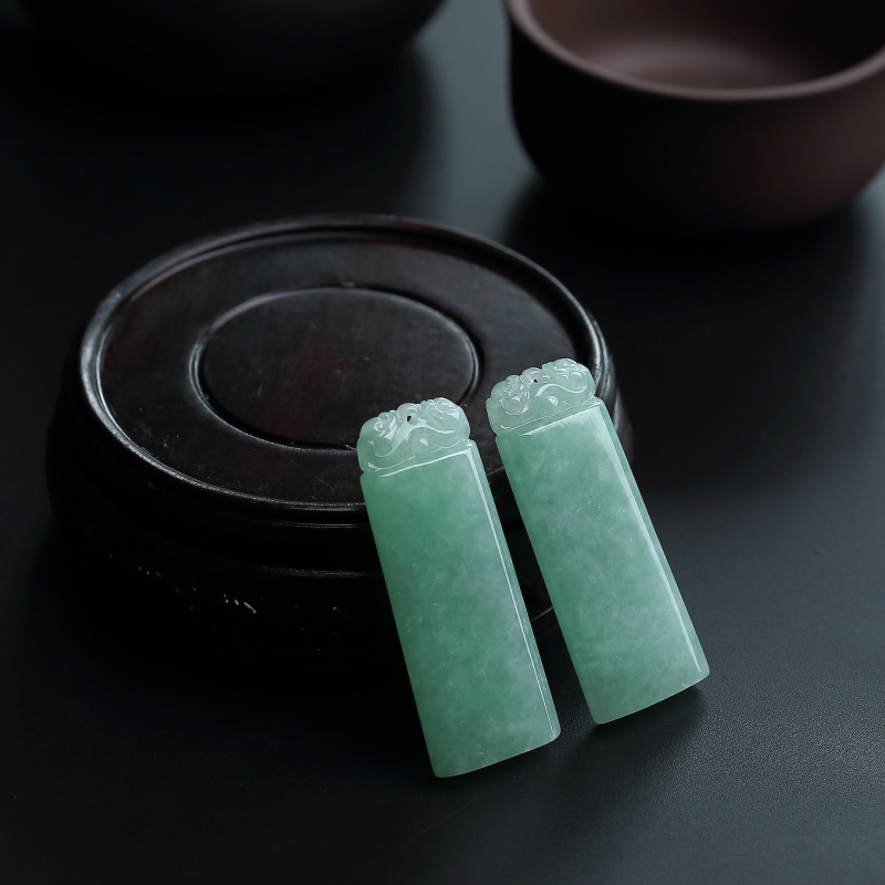 天然糯种浅绿翡翠平安扣吊坠-红掌柜