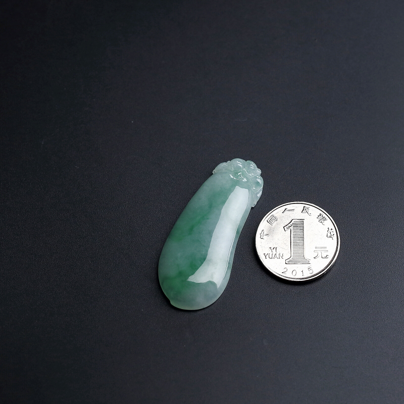 糯种飘绿翡翠吊坠 - 红掌柜