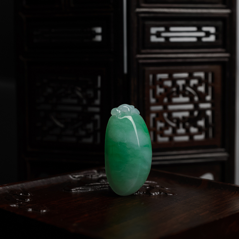 天然糯种飘绿翡翠福瓜吊坠 - 红掌柜