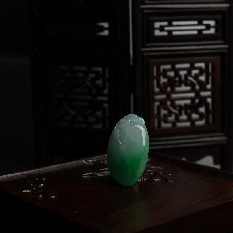A货天然糯种飘绿翡翠福瓜吊坠 - 红掌柜