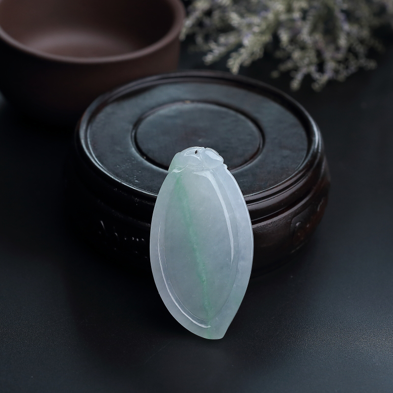 糯种飘绿翡翠福瓜吊坠 - 红掌柜