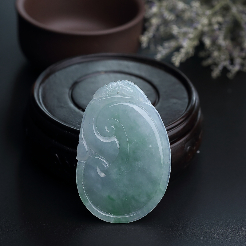 糯种浅绿翡翠如意吊坠 - 红掌柜