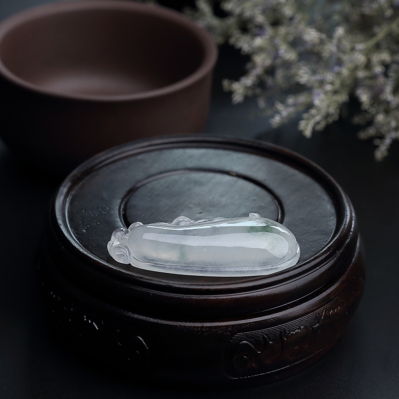 冰糯种飘花翡翠吊坠-红掌柜