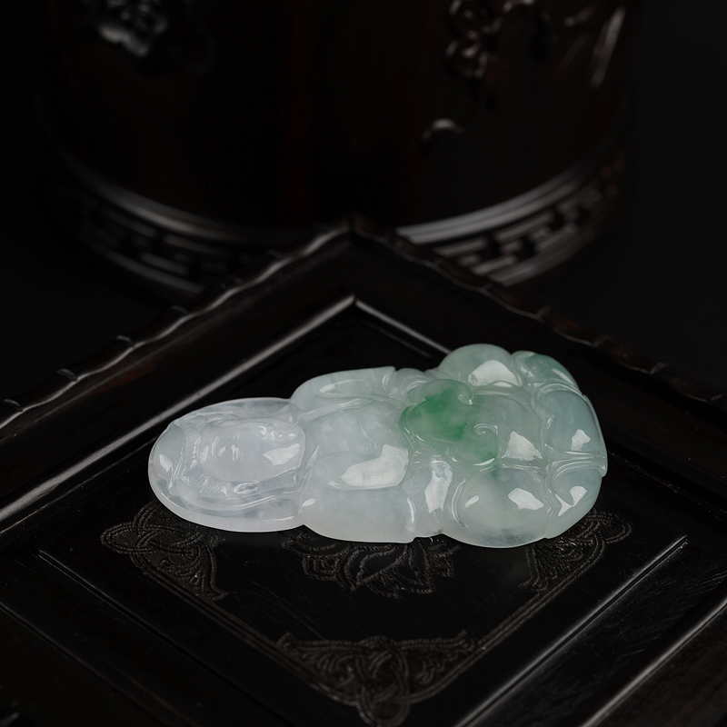 天然糯种飘绿翡翠观音吊坠-红掌柜