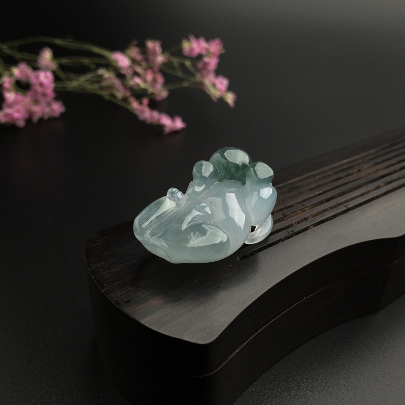 油青翡翠牛吊坠 - 红掌柜