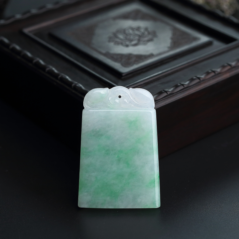 飘绿翡翠平安牌吊坠 - 红掌柜