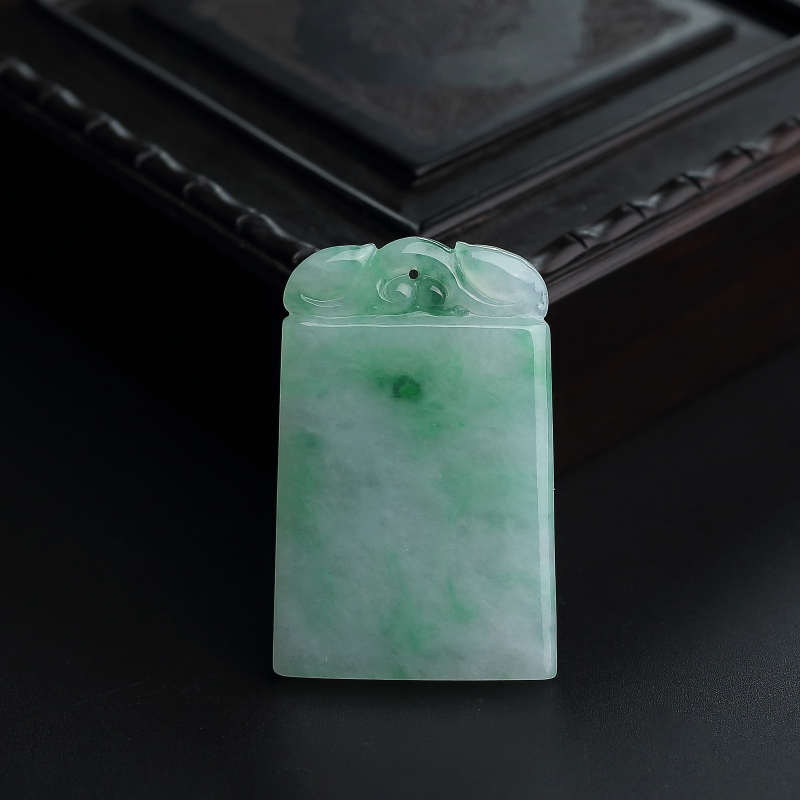 飘绿翡翠平安牌吊坠 - 红掌柜