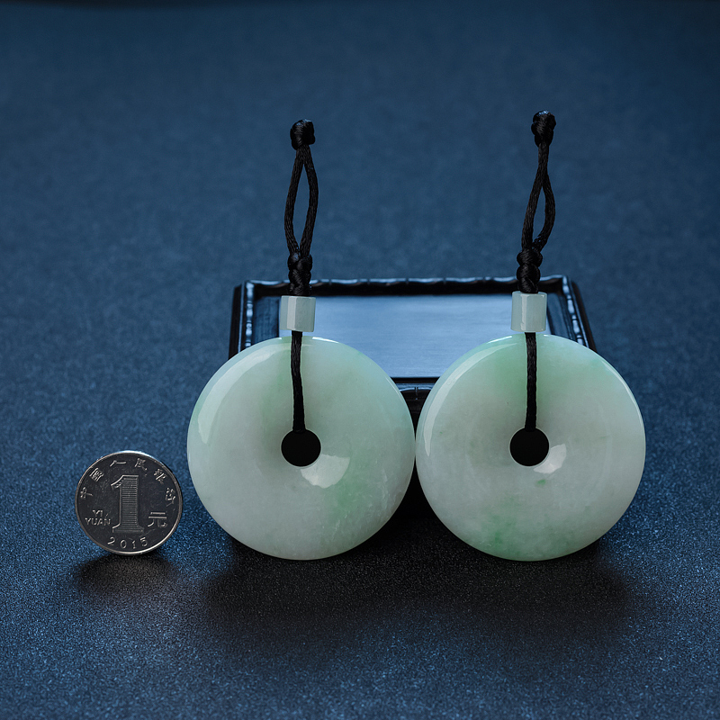 天然糯种浅绿翡翠吊坠 - 红掌柜