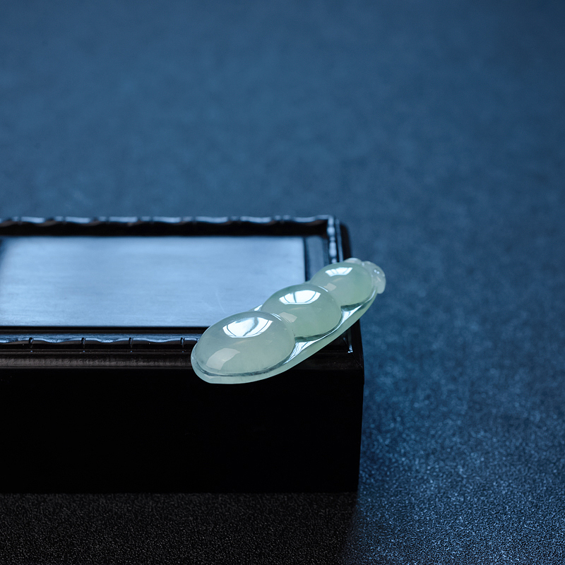 缅甸冰糯种浅绿翡翠福豆吊坠 - 红掌柜