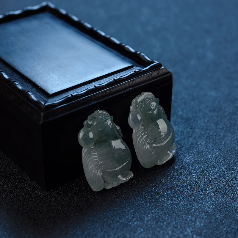 糯种飘花翡翠鸡吊坠 - 红掌柜