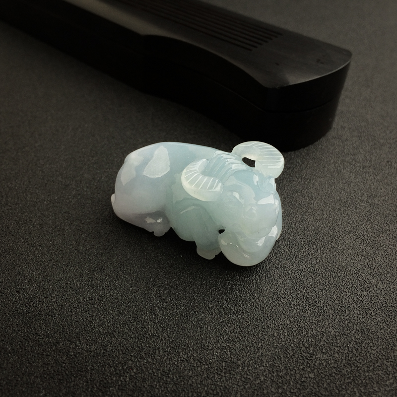 缅甸糯种浅绿翡翠吊坠 - 红掌柜