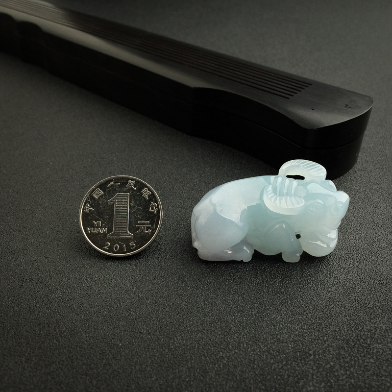 天然糯种浅绿翡翠吊坠 - 红掌柜