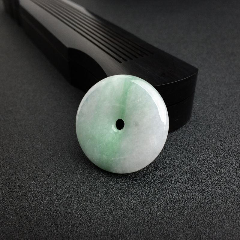 糯种飘绿翡翠平安扣吊坠 - 红掌柜