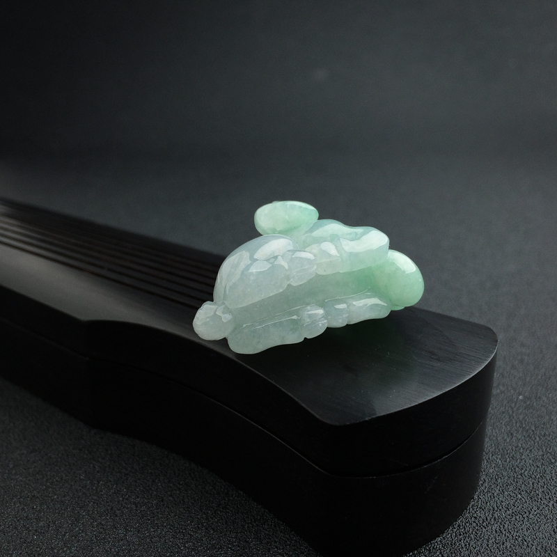 缅甸糯种飘绿翡翠羊吊坠 - 红掌柜